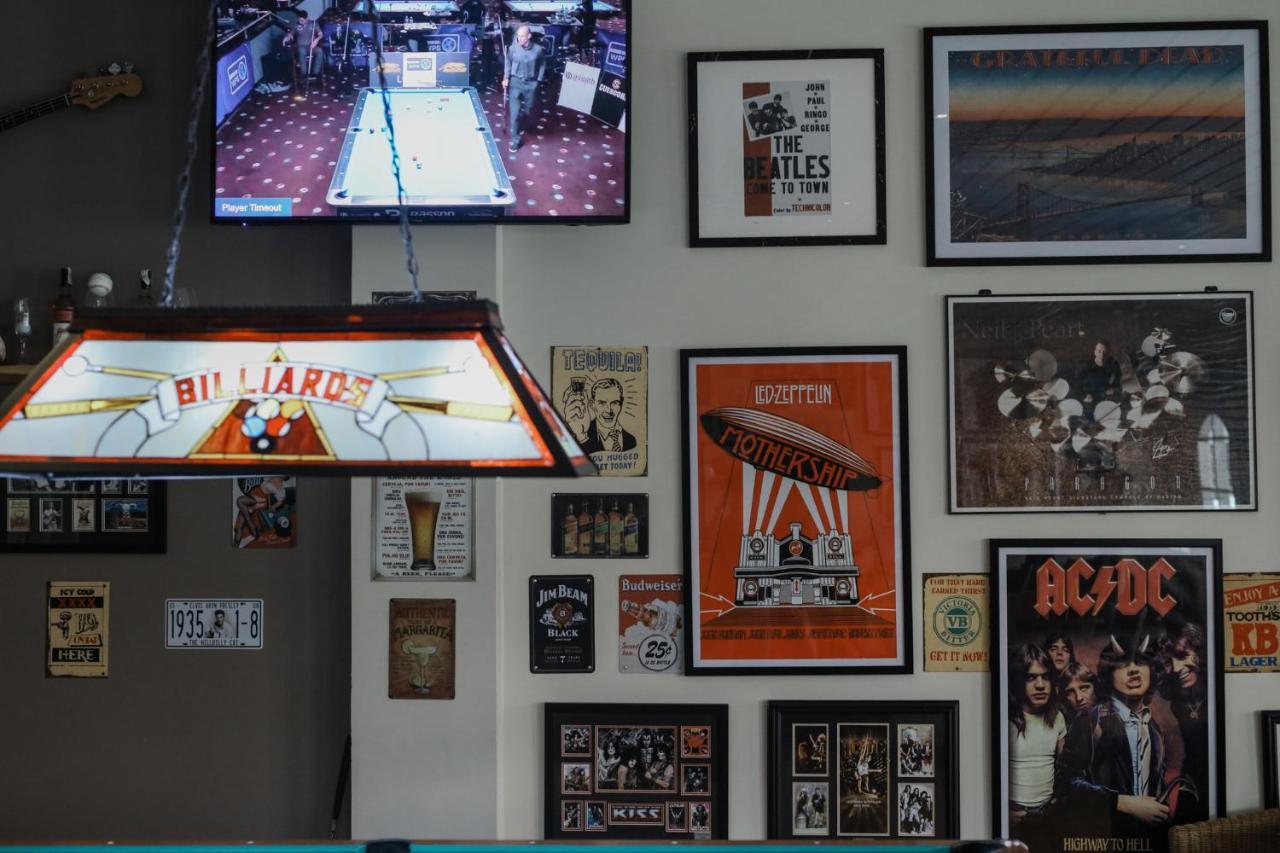 Kingsley'S Hotel And Gastro Pub Mabalacat Esterno foto