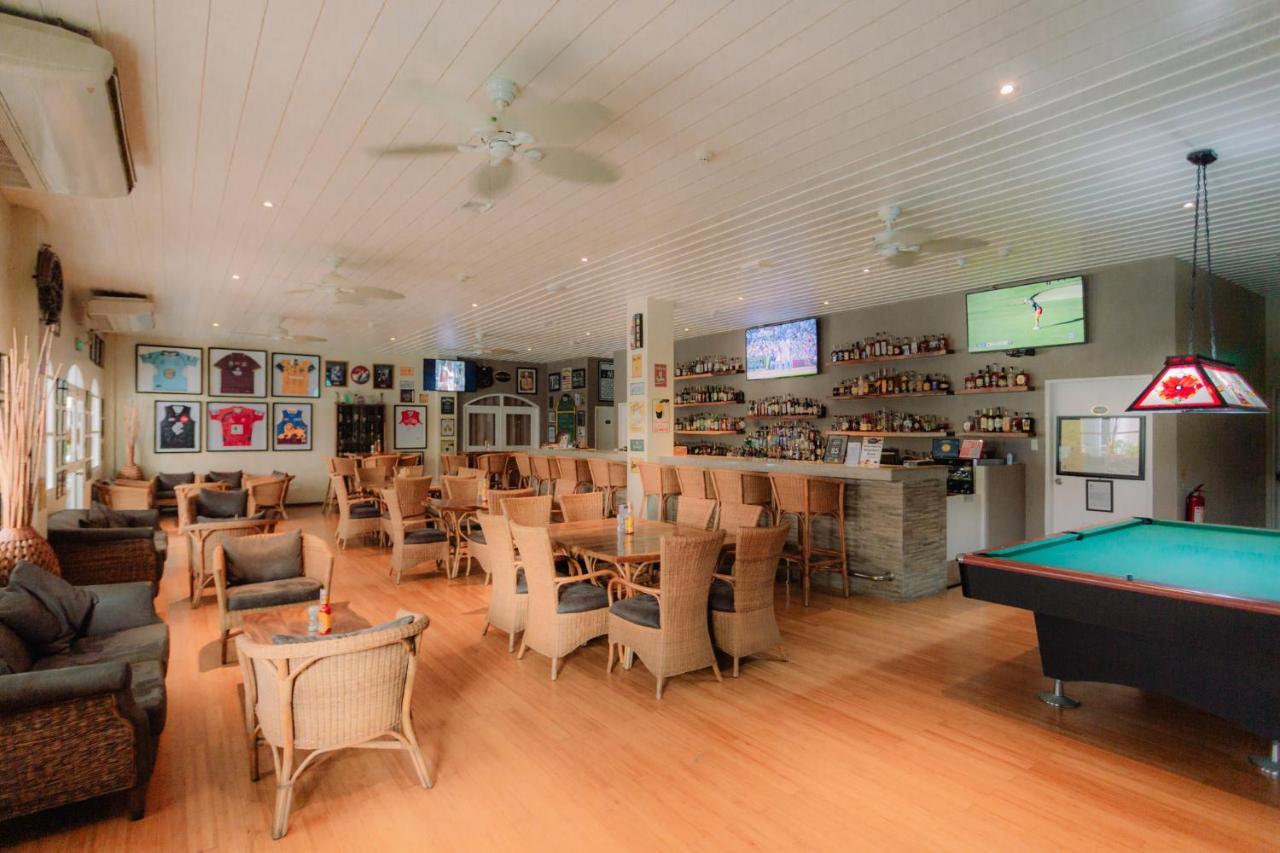 Kingsley'S Hotel And Gastro Pub Mabalacat Esterno foto